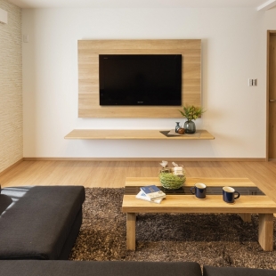 カフェスペースのある南欧風の家