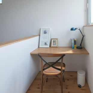 スキップフロアと土間リビングが家族をつなぐ住まい