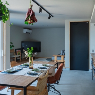 暮らしを嗜む大人の平屋