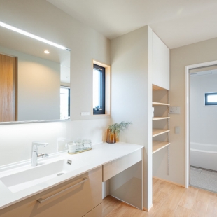 暮らしを嗜む大人の平屋