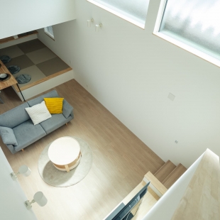 平屋みたいなちょっと小さな三角屋根の家