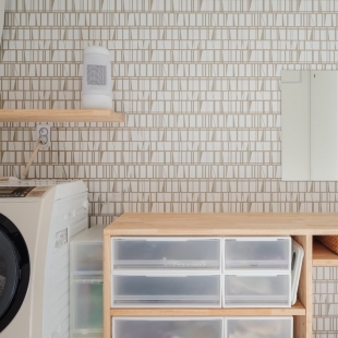 スマートでシンプル、多くの収納を設えたスタイリッシュな家