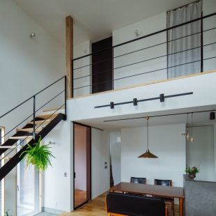 子育て中もお洒落に暮らすため、動線と収納にこだわった家