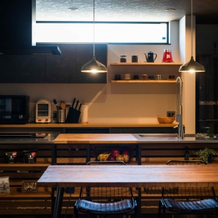 細部にまでこだわった木とアイアンが生きる家