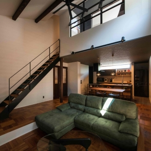 細部にまでこだわった木とアイアンが生きる家