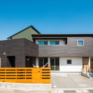 暮らしを楽しむ遊び心がいっぱい！ウッドデッキやハンモックのある家