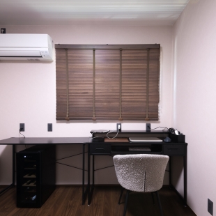 猫と暮らす、凛とした佇まいの平屋