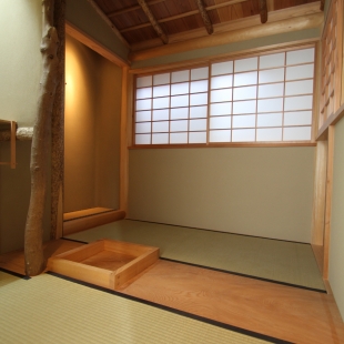 大きな吹抜けのある家