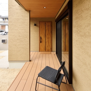 三角シルエットの高性能HEMS住宅